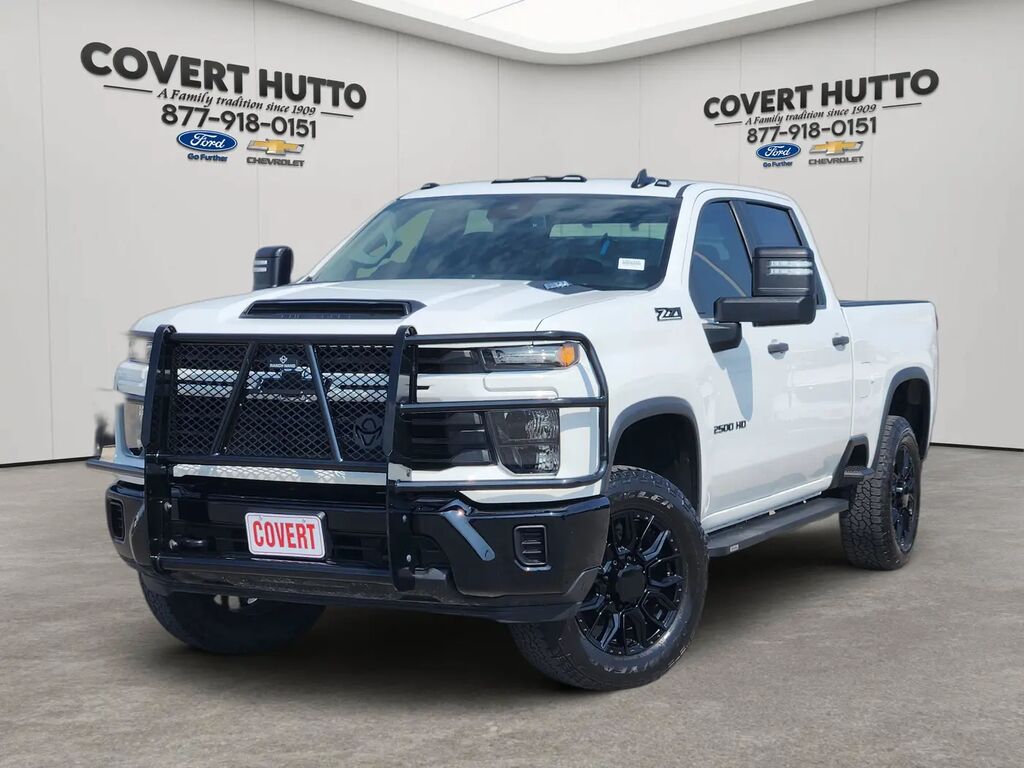 2024 Chevrolet Silverado 2500HD Custom — photo 1 of 16