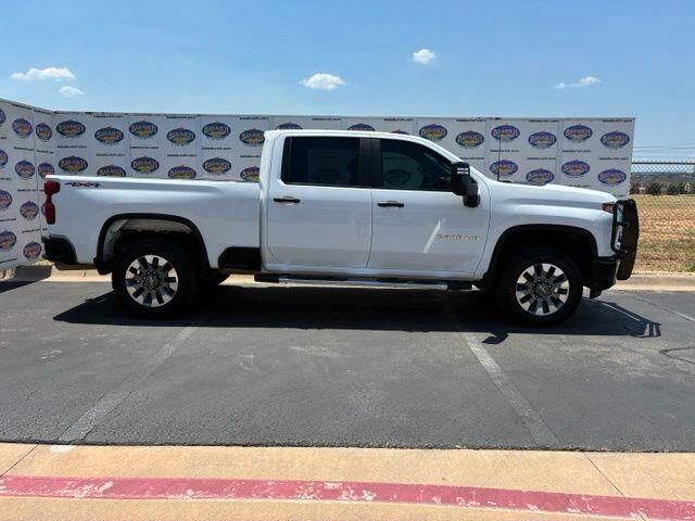 2023 Chevrolet Silverado 2500HD Custom — photo 1 of 27