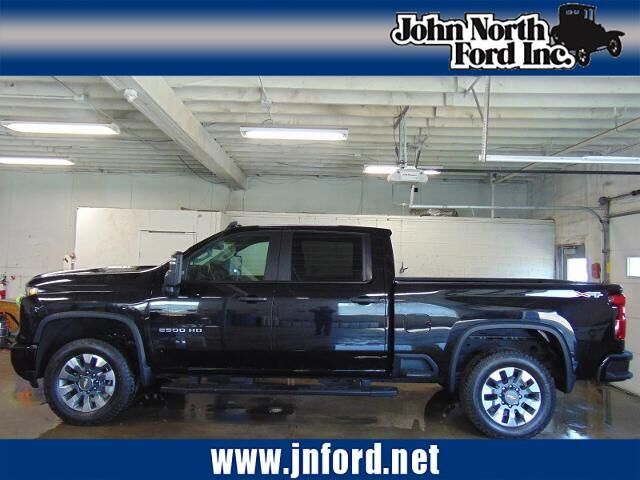 2024 Chevrolet Silverado 2500HD Custom — photo 1 of 13