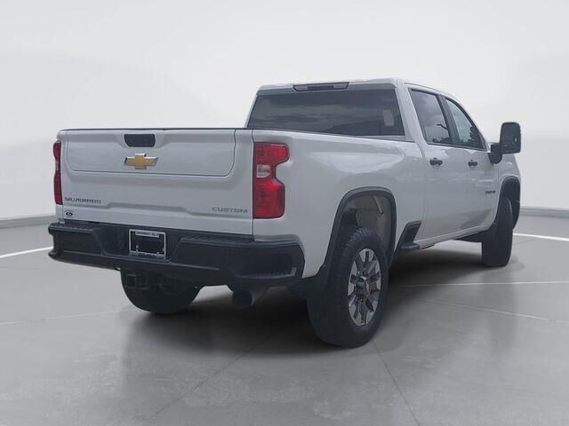 2024 Chevrolet Silverado 2500HD Custom — photo 1 of 11
