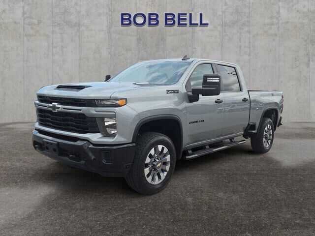 2024 Chevrolet Silverado 2500HD Custom — photo 1 of 16