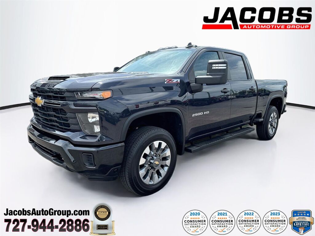2024 Chevrolet Silverado 2500HD Custom — photo 1 of 13