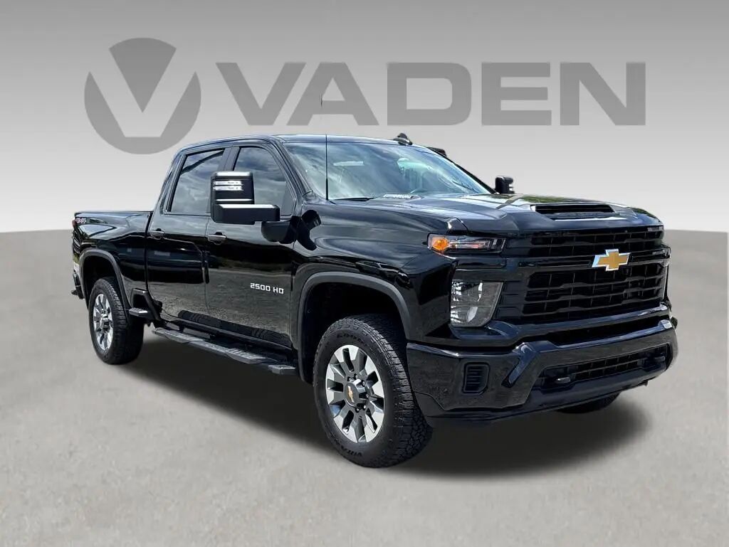2024 Chevrolet Silverado 2500HD Custom — photo 1 of 15