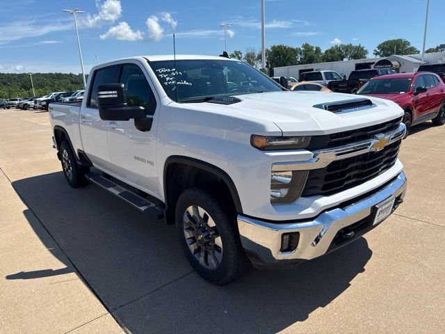 2024 Chevrolet Silverado 2500HD LT — photo 1 of 13