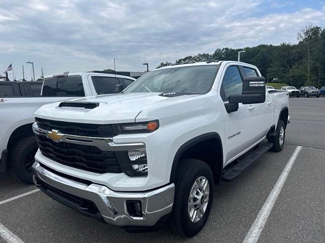 2024 Chevrolet Silverado 2500HD LT — photo 1 of 12