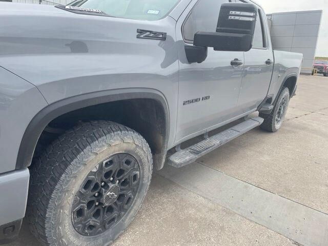 2024 Chevrolet Silverado 2500HD LT — photo 1 of 14