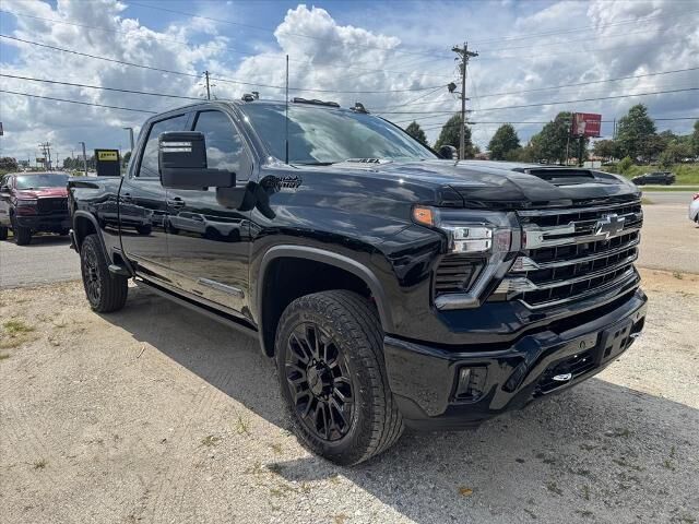 2024 Chevrolet Silverado 2500HD High Country — photo 1 of 16
