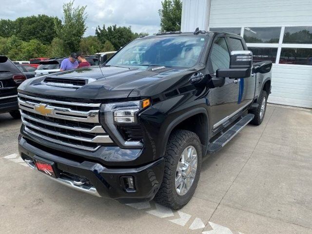 2024 Chevrolet Silverado 2500HD High Country — photo 1 of 30