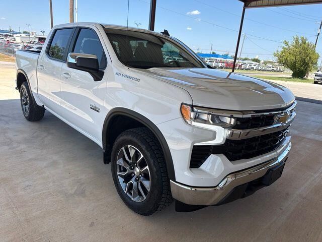 2024 Chevrolet Silverado 1500 LT — photo 1 of 13