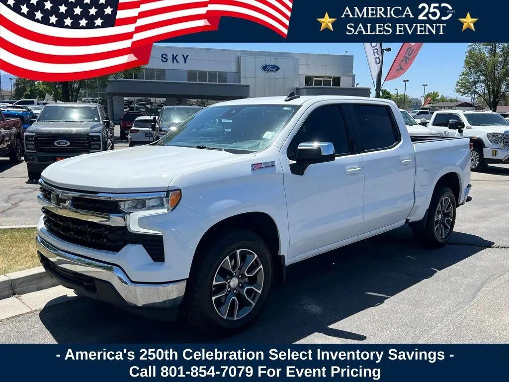 2023 Chevrolet Silverado 1500 LT — photo 1 of 17