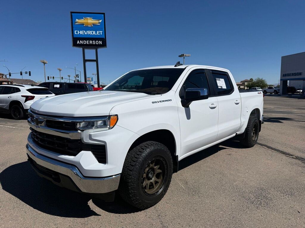 2023 Chevrolet Silverado 1500 LT — photo 1 of 13