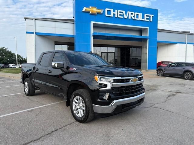 2024 Chevrolet Silverado 1500 LT — photo 1 of 16