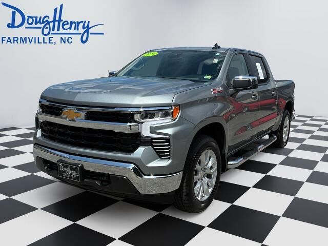 2025 Chevrolet Silverado 1500 LT — photo 1 of 26
