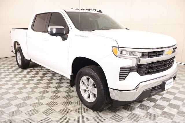 2025 Chevrolet Silverado 1500 LT — photo 1 of 13