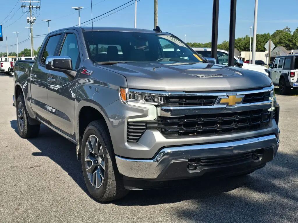 2026 Chevrolet Silverado 1500 LT — photo 1 of 39