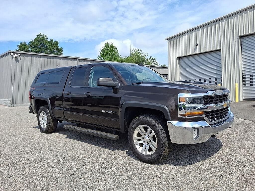 2019 Chevrolet Silverado 1500 LD LT — photo 1 of 14