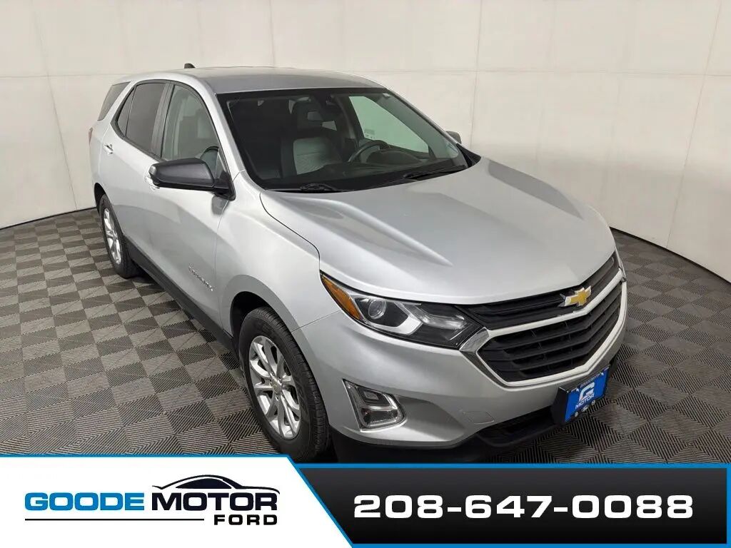 2020 Chevrolet Equinox LS — photo 1 of 26