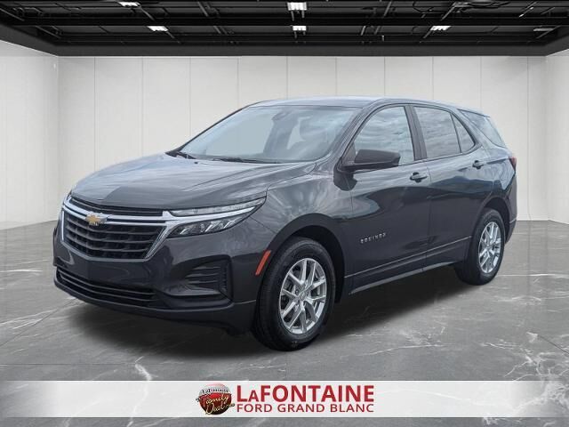 2022 Chevrolet Equinox LS — photo 1 of 13