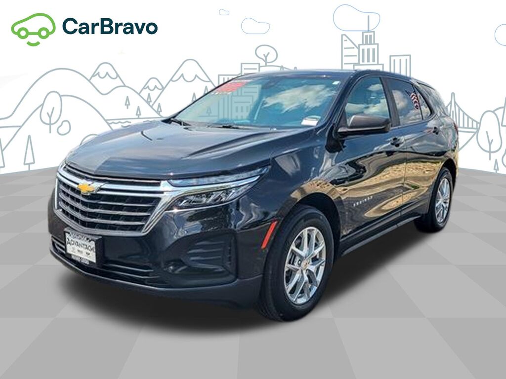 2022 Chevrolet Equinox LS — photo 1 of 6