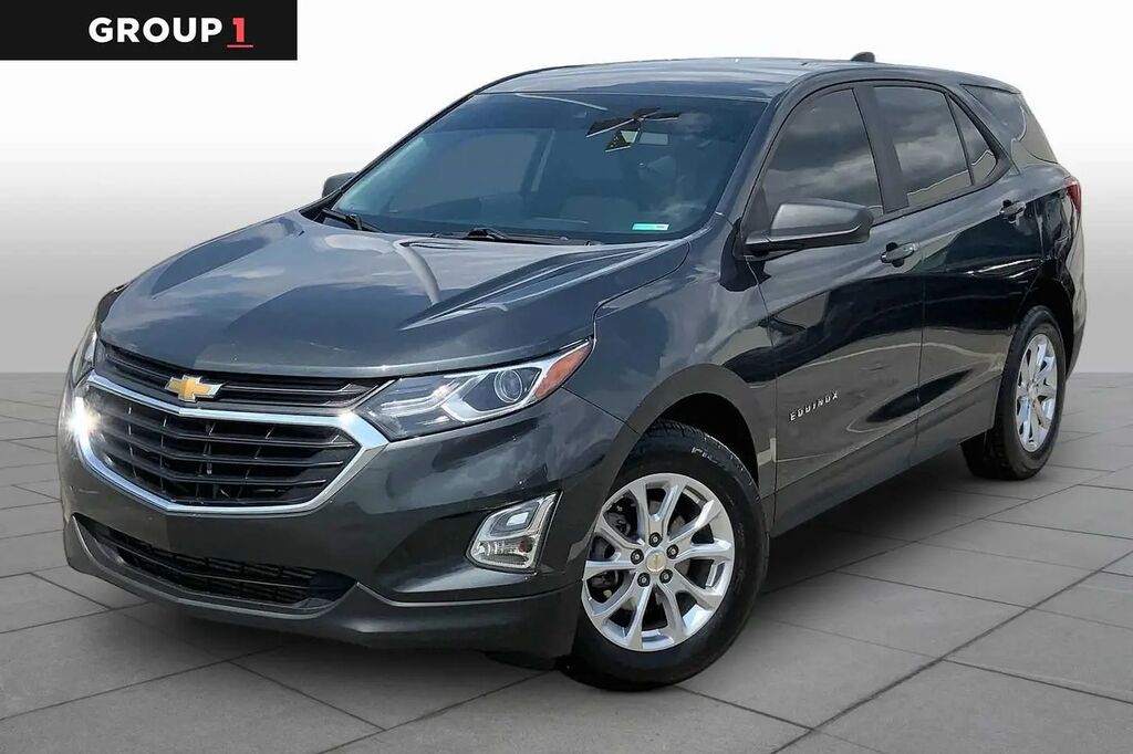 2020 Chevrolet Equinox LS — photo 1 of 13