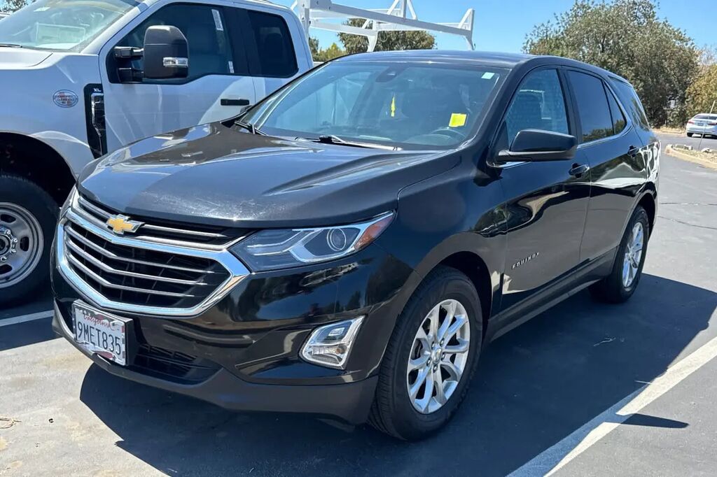 2021 Chevrolet Equinox LT — photo 1 of 2
