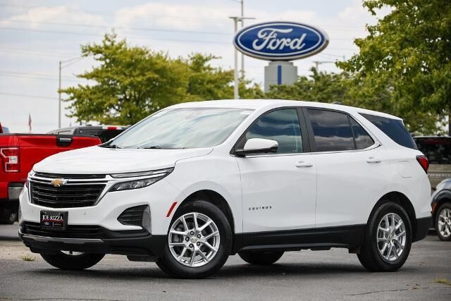 2022 Chevrolet Equinox LT — photo 1 of 26
