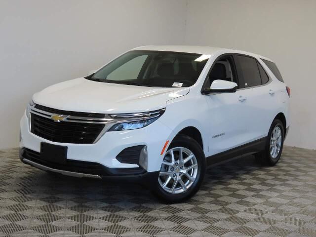 2022 Chevrolet Equinox LT — photo 1 of 26