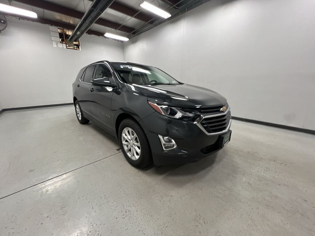 2019 Chevrolet Equinox LT — photo 1 of 7