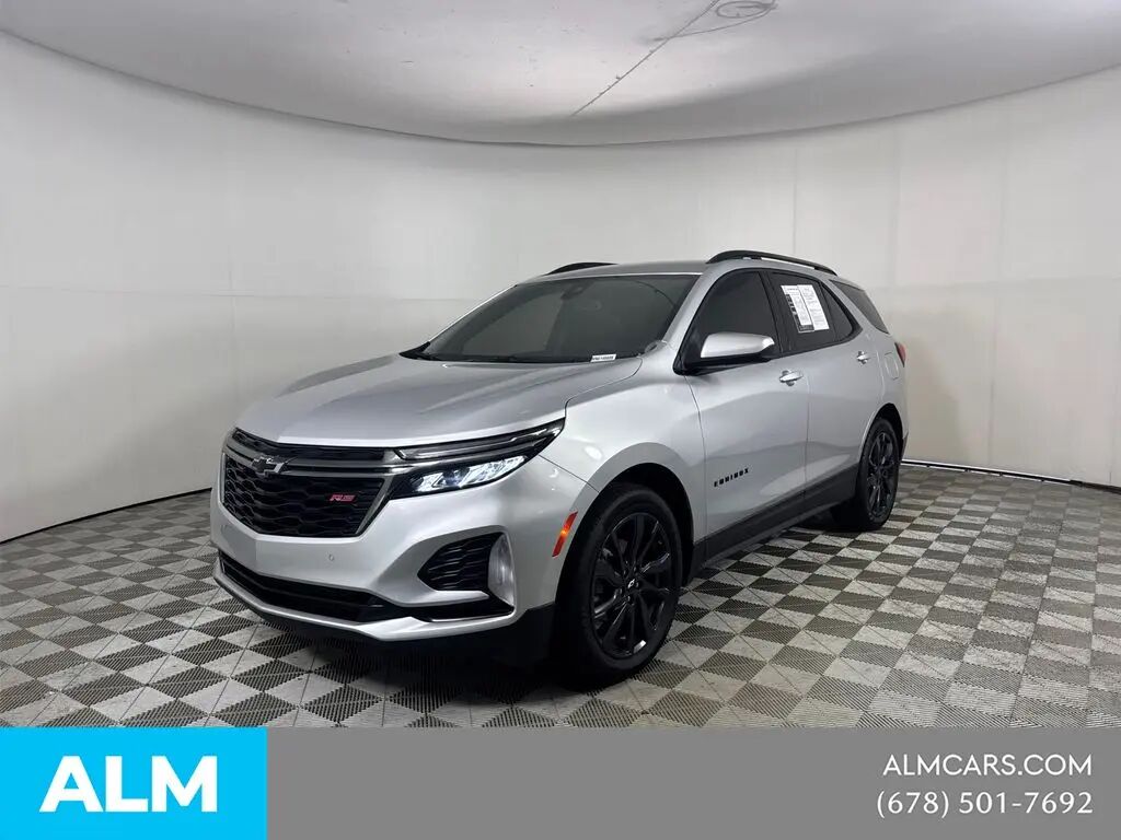 2022 Chevrolet Equinox RS — photo 1 of 10