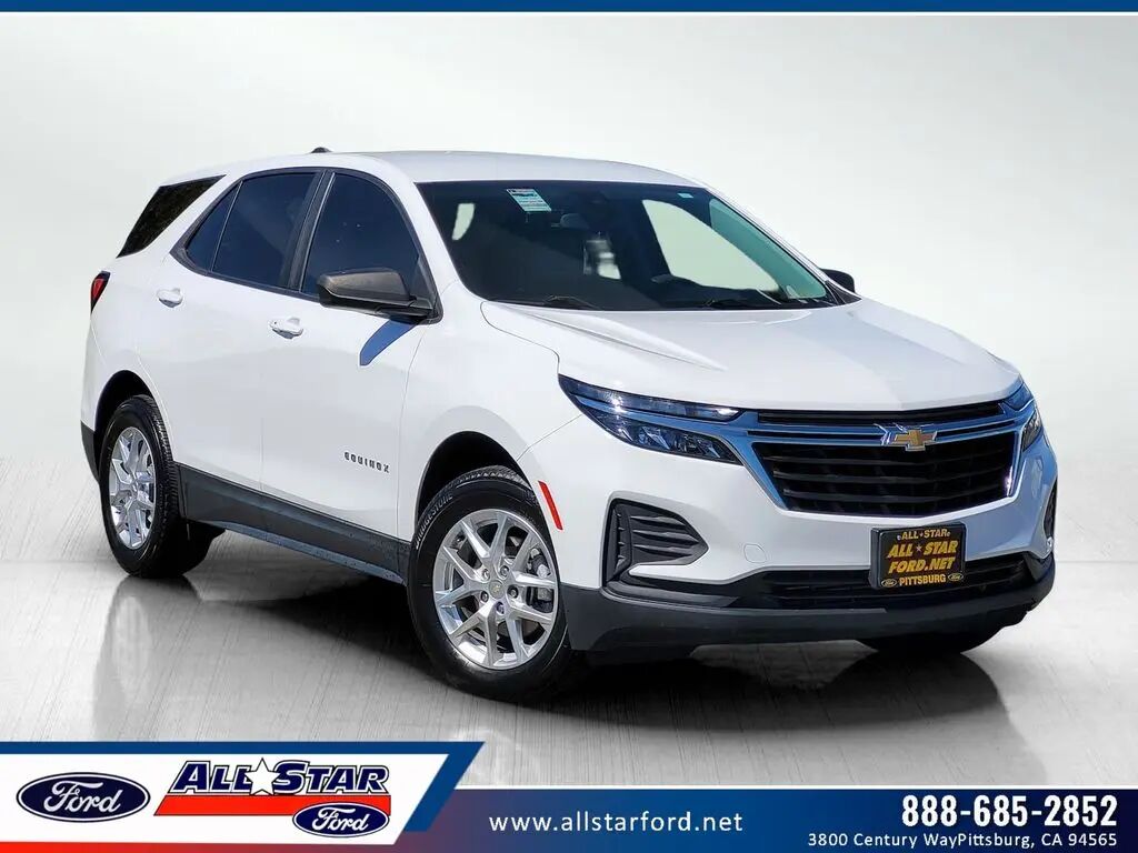2022 Chevrolet Equinox LS — photo 1 of 13