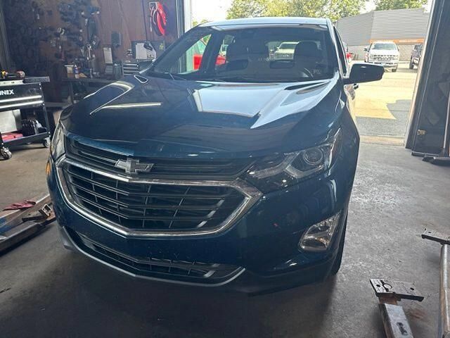 2020 Chevrolet Equinox LT — photo 1 of 12