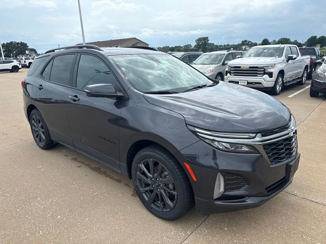 2022 Chevrolet Equinox RS — photo 1 of 13