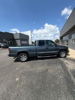 2006 GMC Sierra 1500 Work Truck — photo 1 of 11
