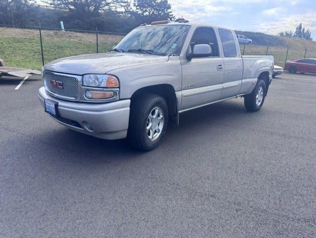 2004 GMC Sierra 1500 Denali — photo 1 of 11