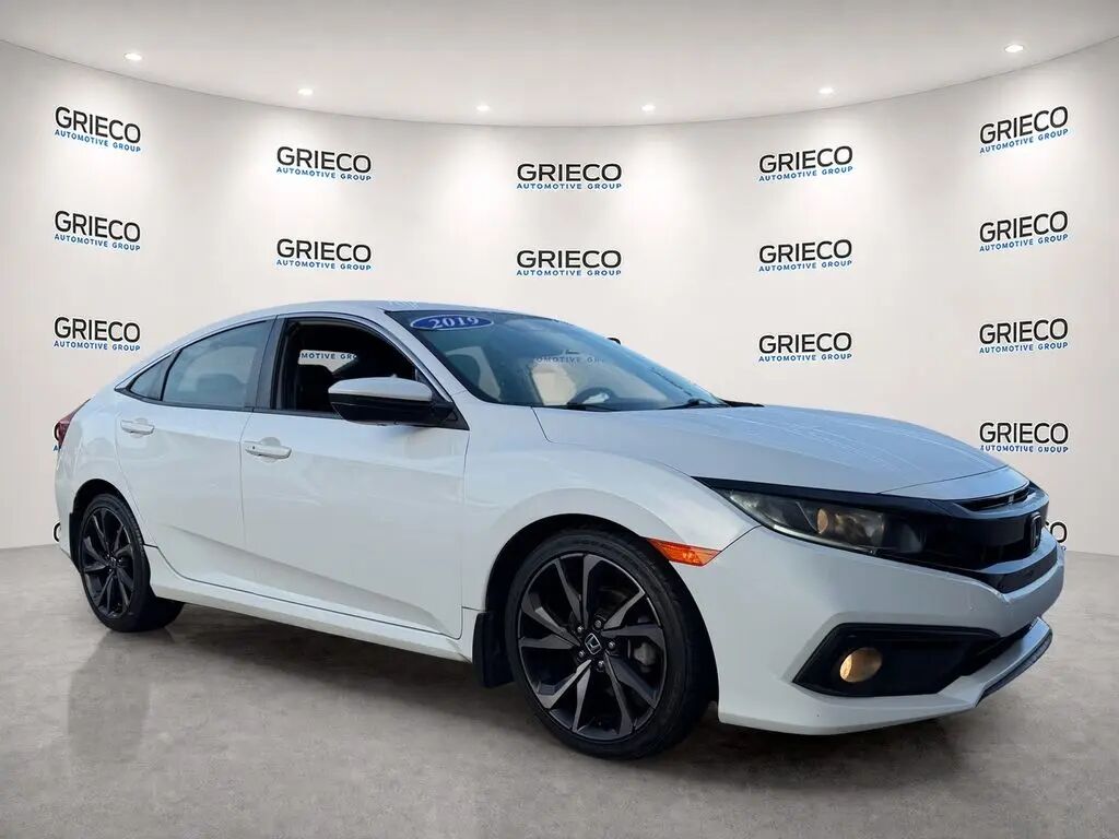 2019 Honda Civic Sport — photo 1 of 13