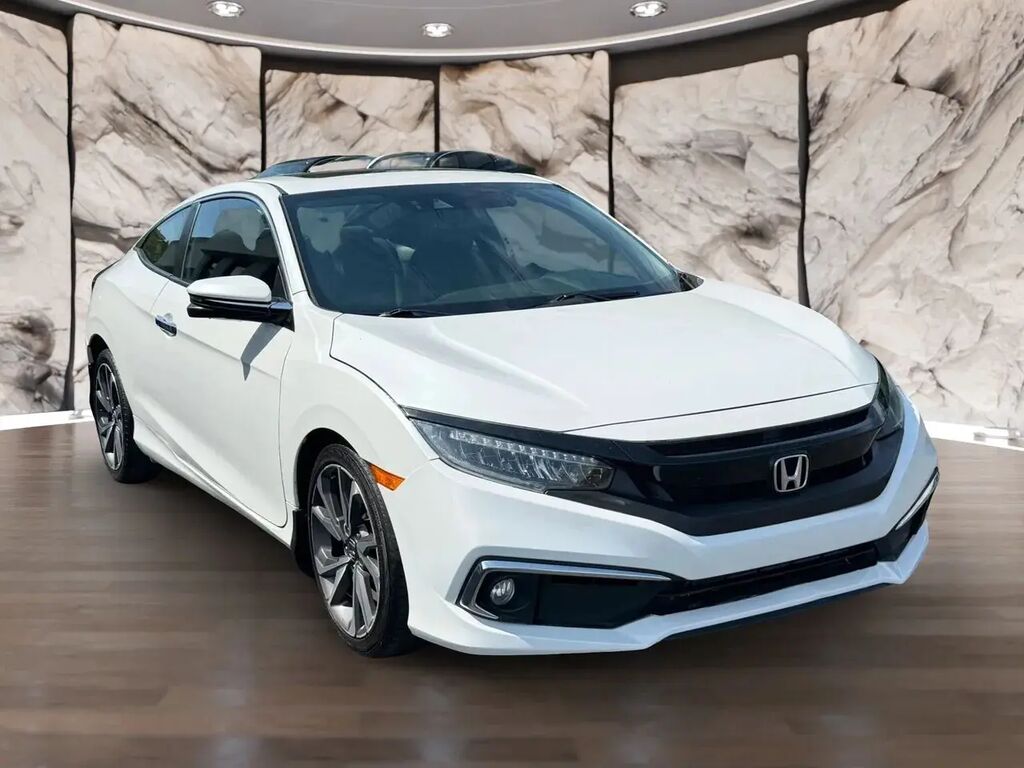2019 Honda Civic Touring — photo 1 of 9