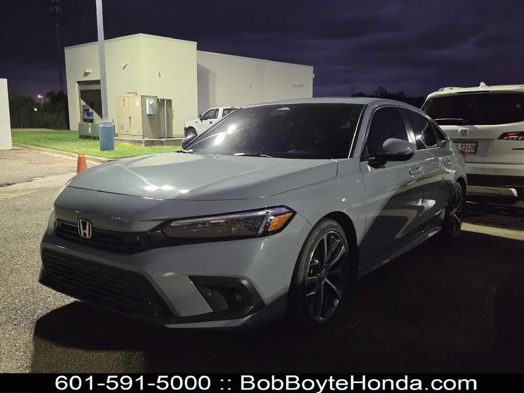 2024 Honda Civic Touring — photo 1 of 9