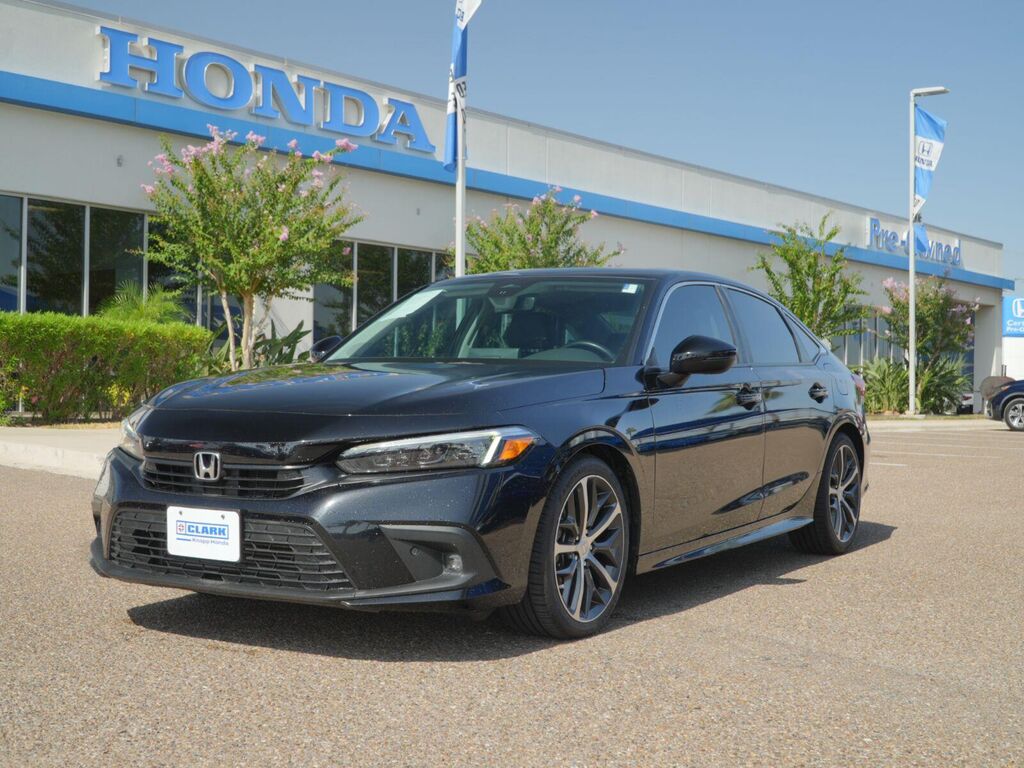 2023 Honda Civic Sedan Touring — photo 1 of 13