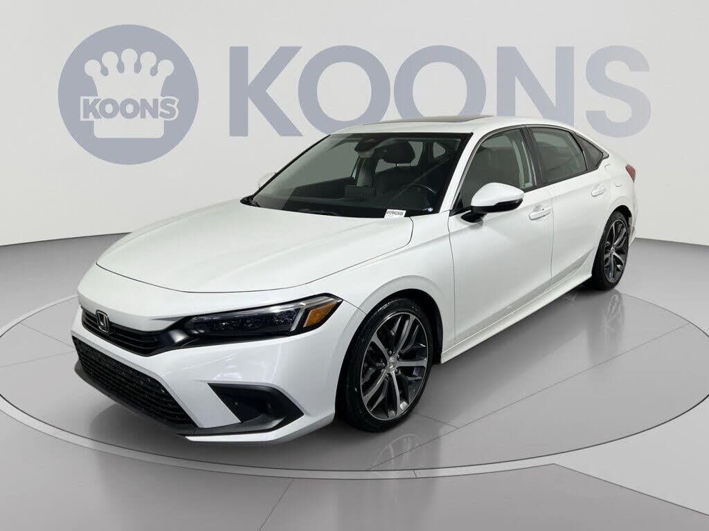 2024 Honda Civic Touring — photo 1 of 1