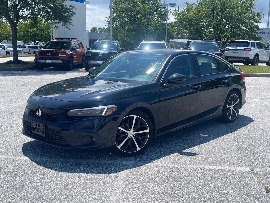 2024 Honda Civic Touring — photo 1 of 13