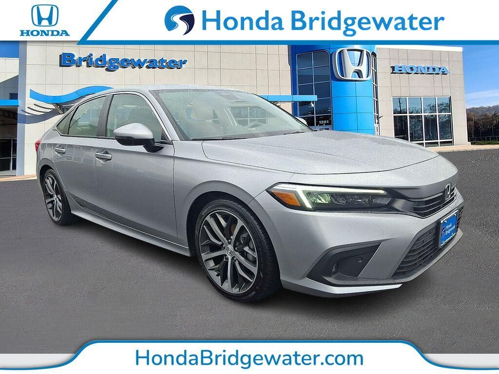 2024 Honda Civic Touring — photo 1 of 13