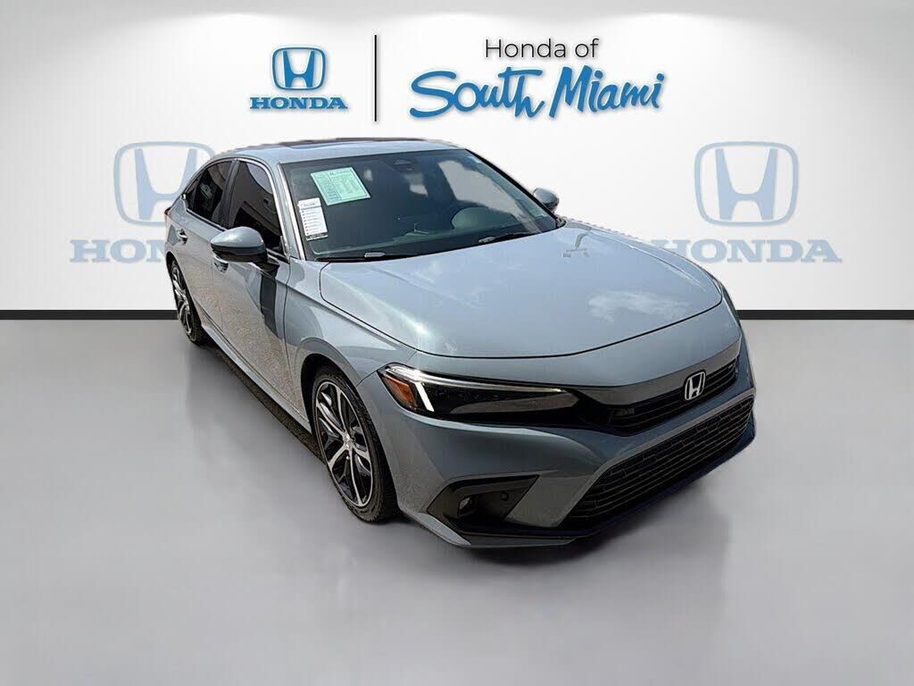 2022 Honda Civic Touring — photo 1 of 14