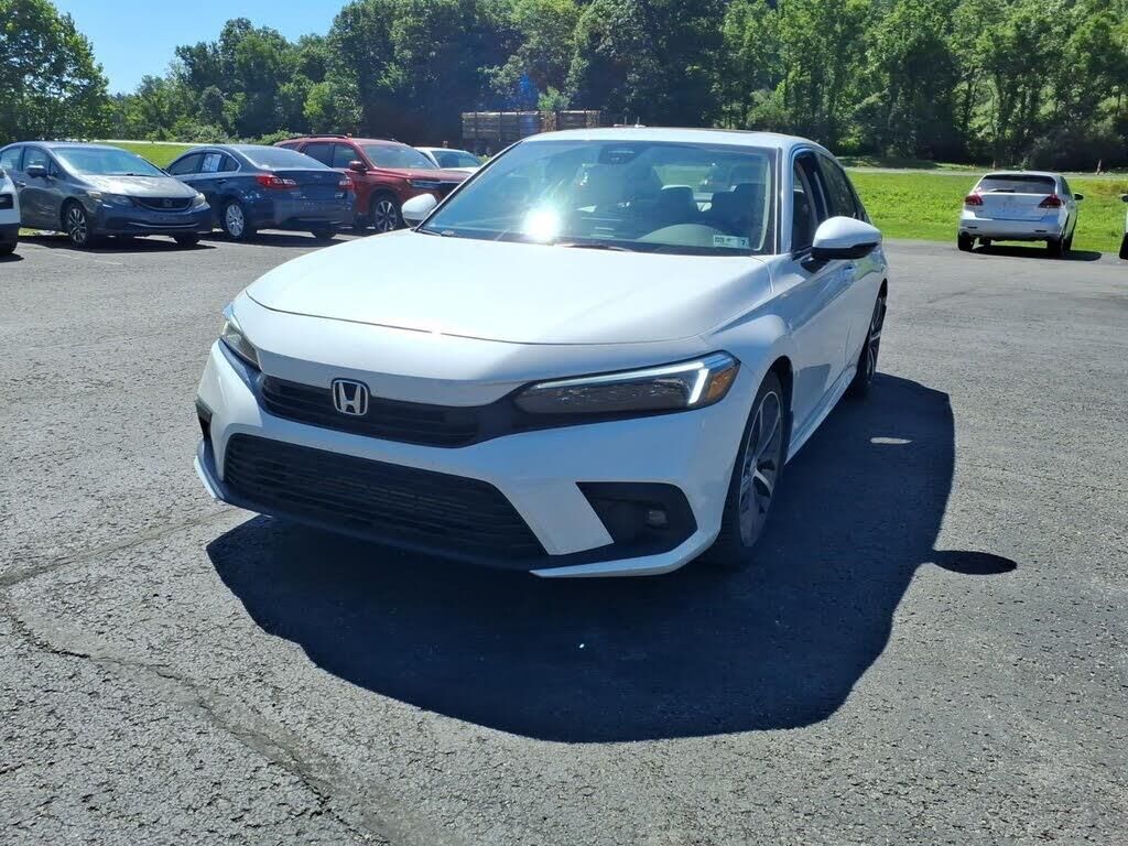 2024 Honda Civic Touring — photo 1 of 3