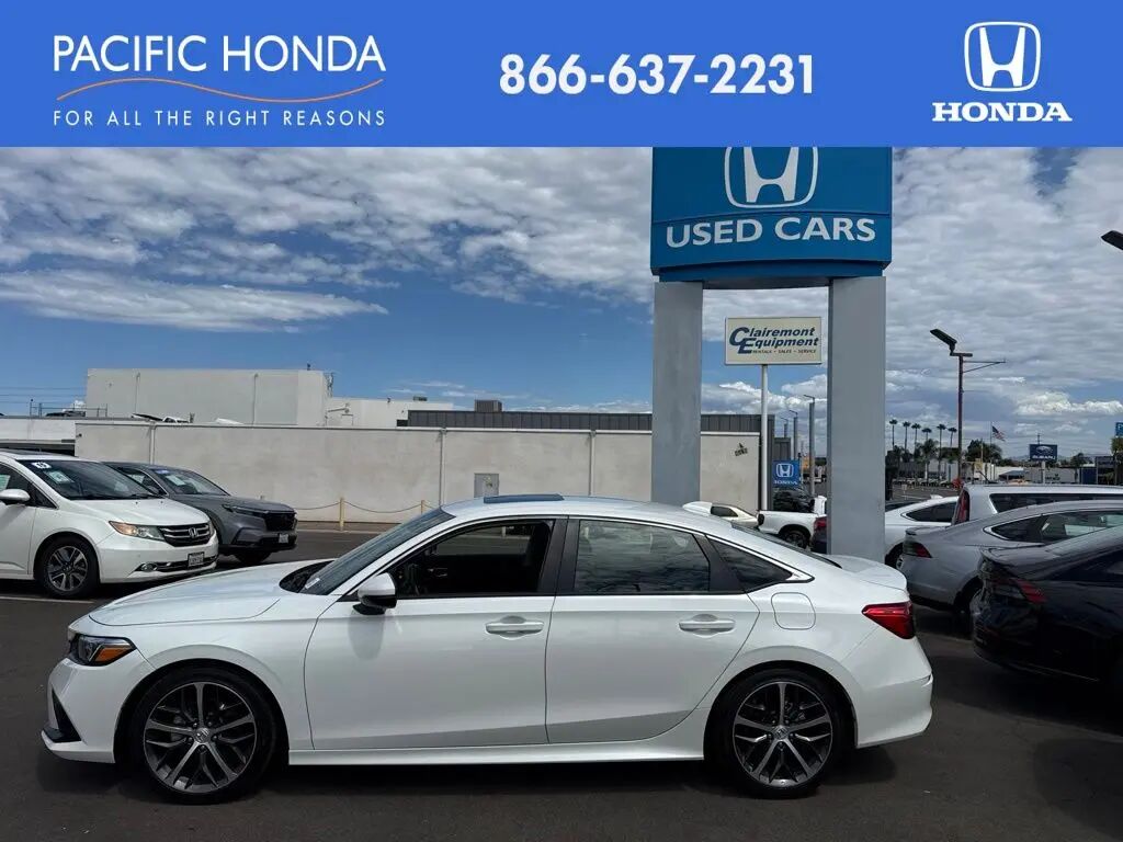 2024 Honda Civic Touring — photo 1 of 1
