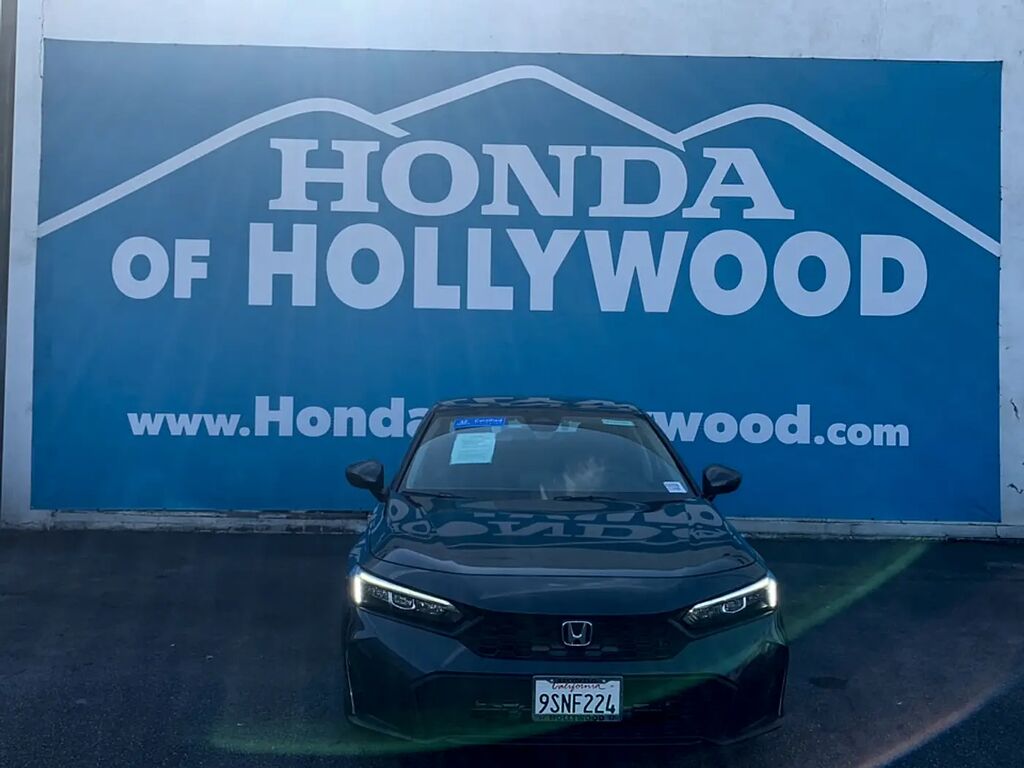 2025 Honda Civic LX — photo 1 of 13