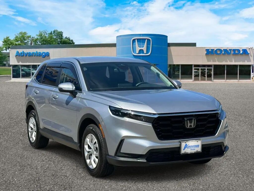 2025 Honda CR-V LX — photo 1 of 13