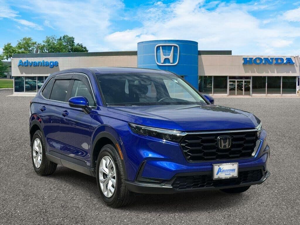 2025 Honda CR-V LX — photo 1 of 14