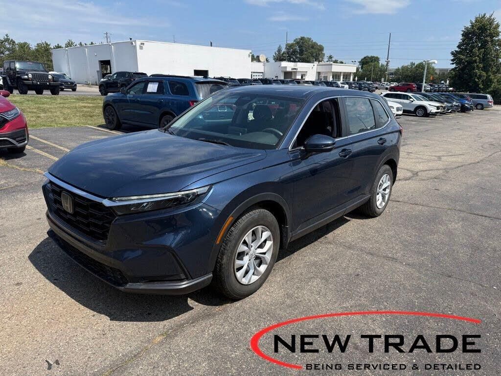 2024 Honda CR-V LX — photo 1 of 14