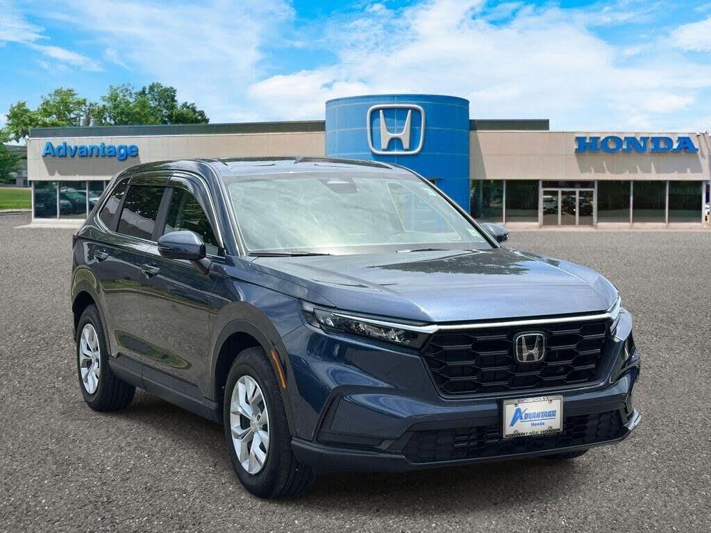 2025 Honda CR-V LX — photo 1 of 14