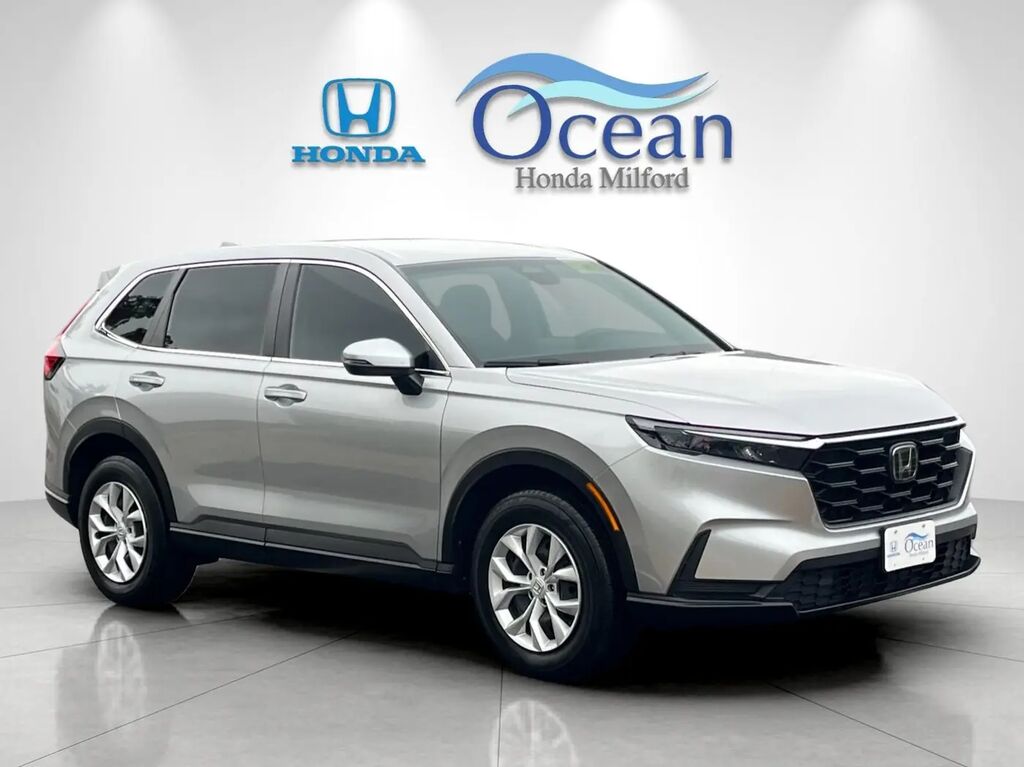 2025 Honda CR-V LX — photo 1 of 12